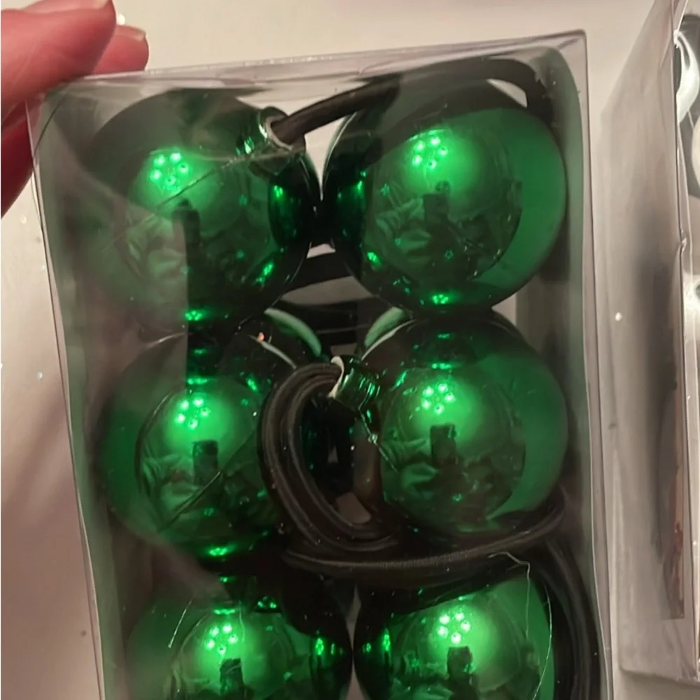 Garland holders